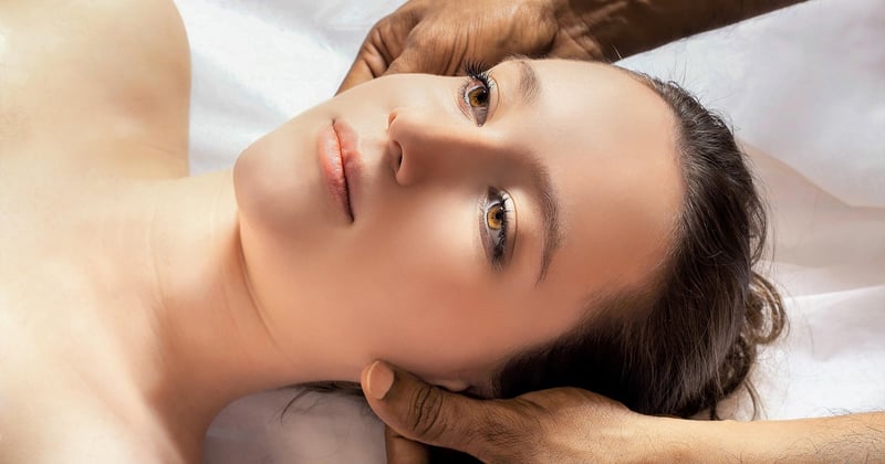Kopfmassage: Effektive Techniken für tiefe Entspannung