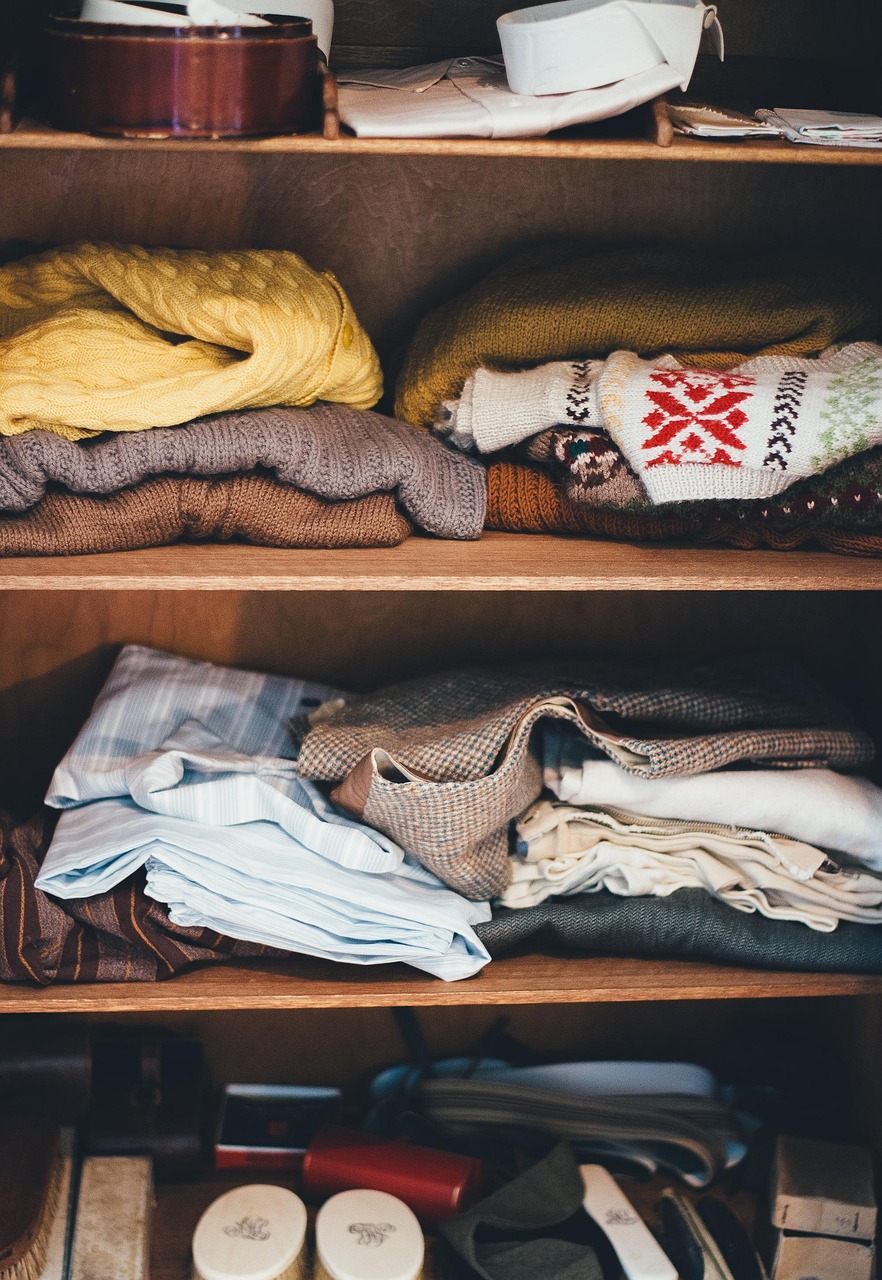 Wie Sie Ihre Garderobe clever und günstig aufbauen: Praktische Tipps für ein stilvolles Budget