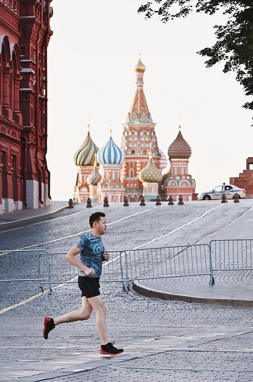 entdecken sie die welt des laufens: tipps, technik und motivation für begeisterte läufer, egal ob anfänger oder fortgeschrittener. erfahren sie mehr über die besten laufstrecken, trainingstechniken und gesundheitsfördernde aspekte des laufens.