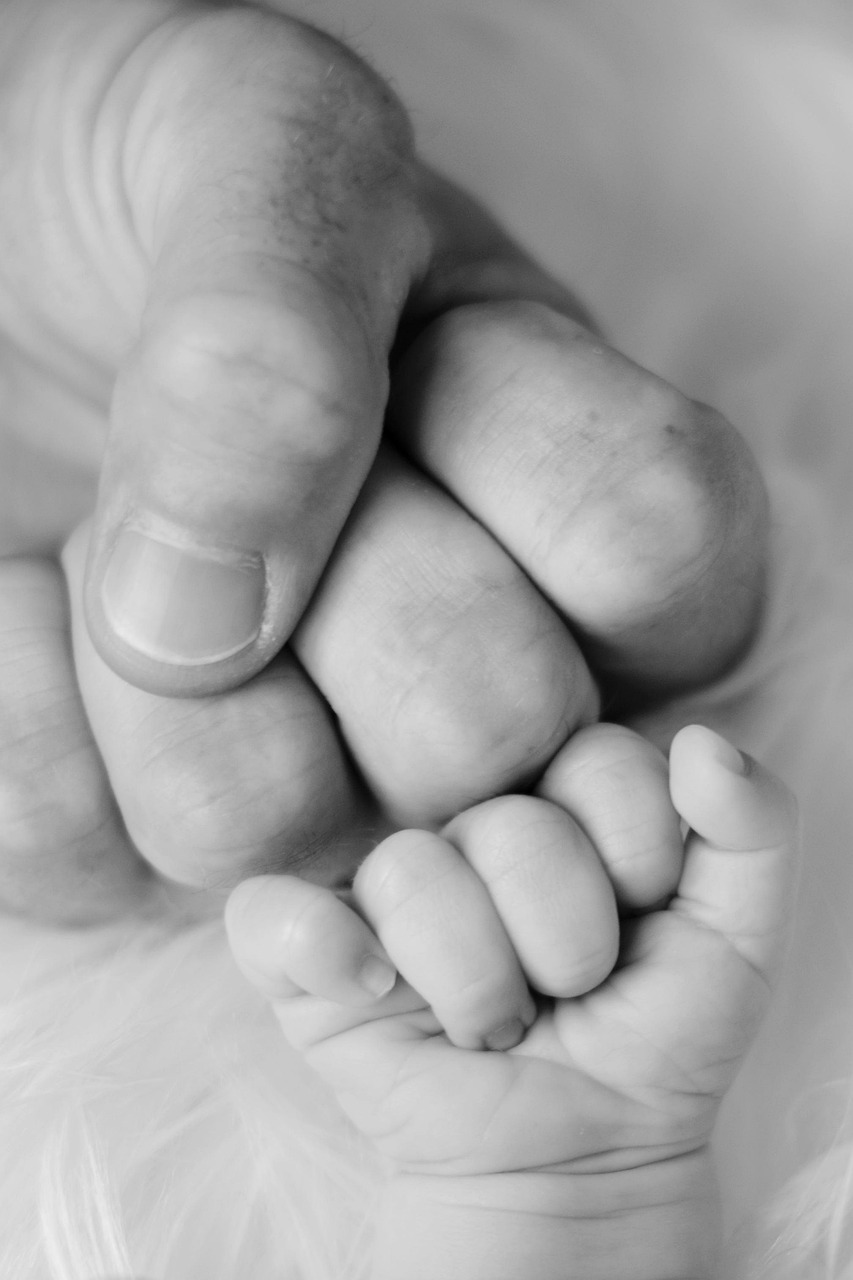 erfahren sie alles über die richtige pflege von neugeborenen. tipps zur babypflege, ernährung und sicherheit, um den kleinen schatz optimal zu unterstützen.