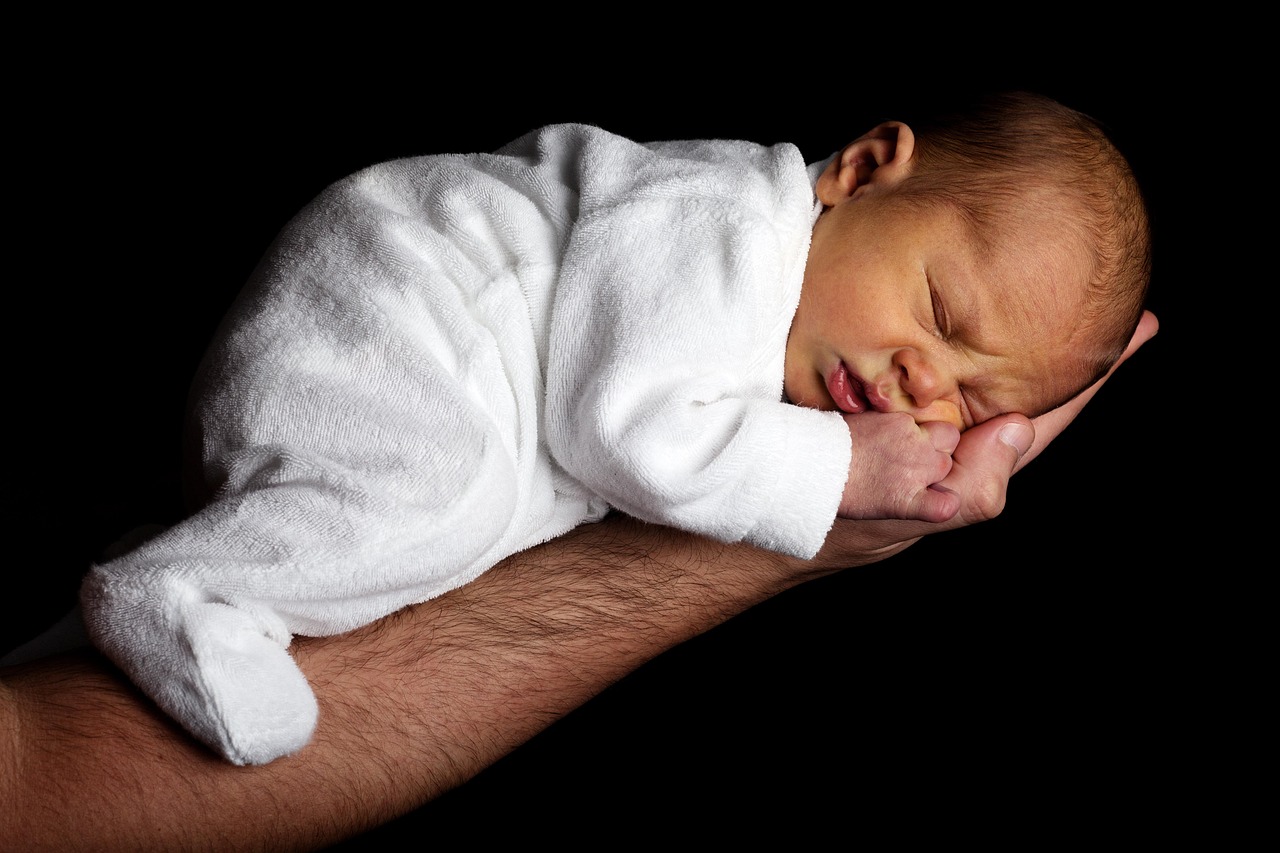 erfahren sie alles über die optimale pflege ihres neugeborenen. tipps zur babypflege, ernährung, schlafgewohnheiten und mehr, um den kleinen einen gesunden start ins leben zu ermöglichen.